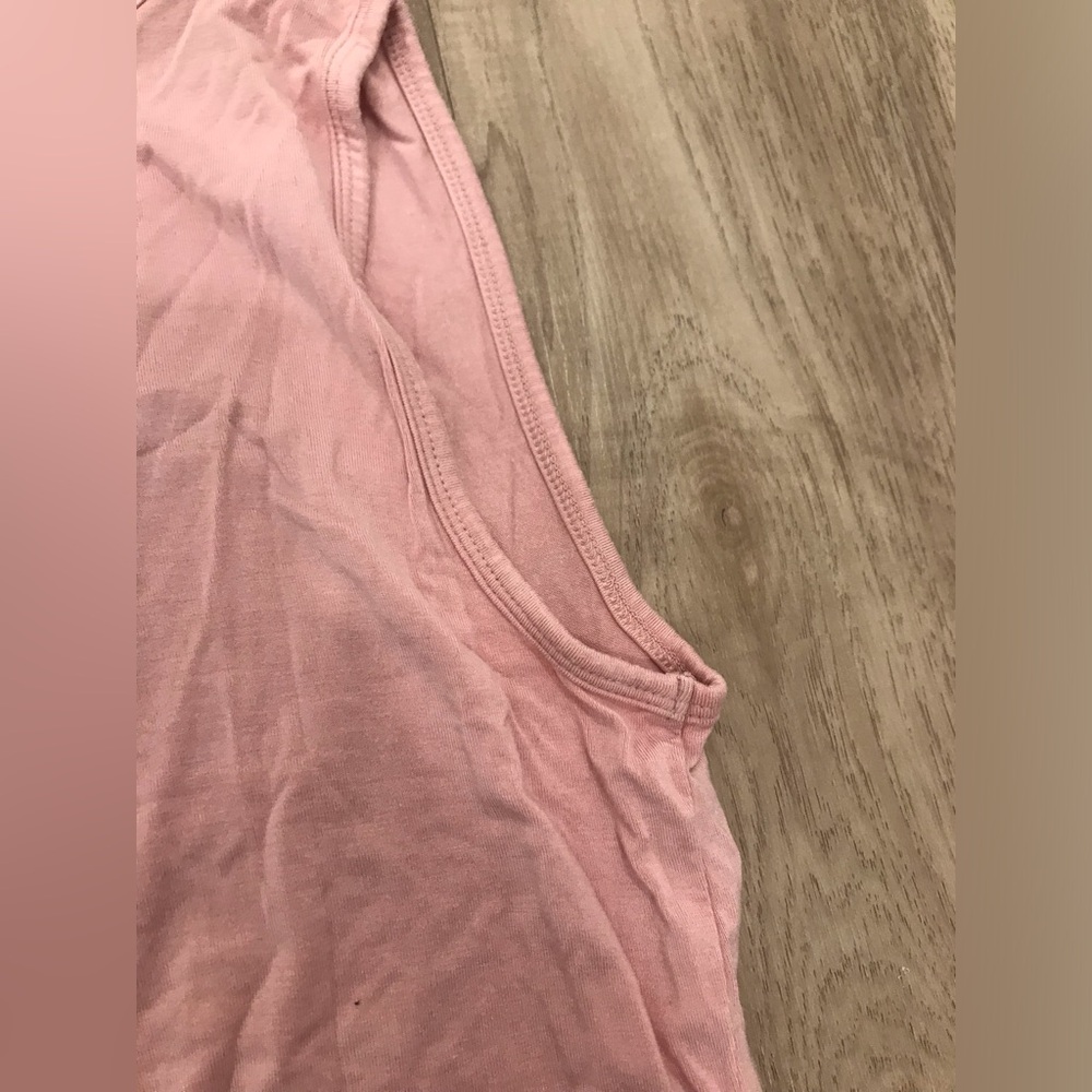 Alo yoga cover tank *Read* - Picture 9 of 11